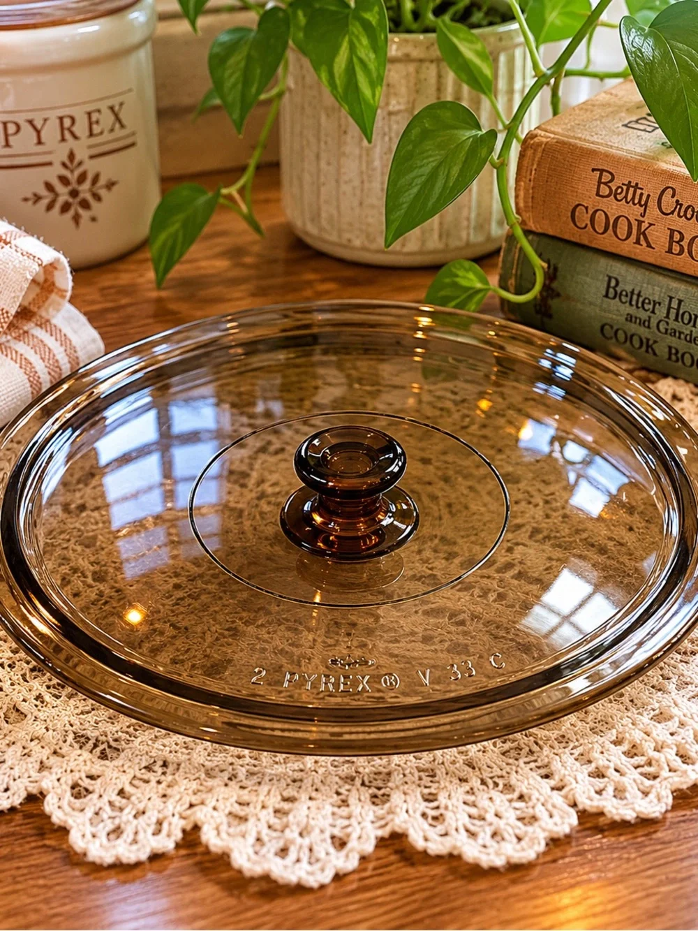 Vintage Amber Pyrex Replacement  V 33 Round Brown Glass Lid 9.5”